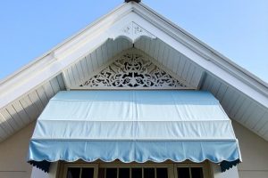 cuanto cuesta instalar un toldo en una casa